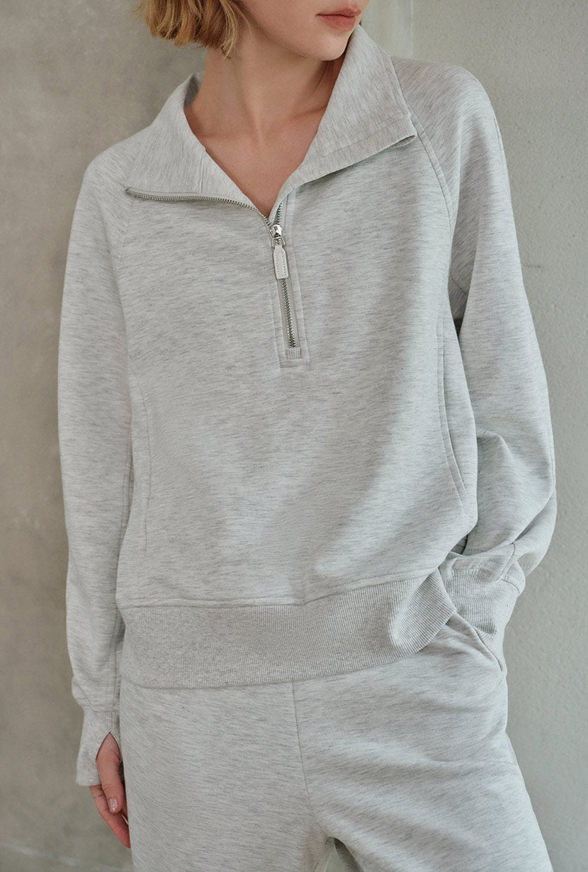 Petite Studio's Cassie Cotton Sweat Pullover in Heather White 