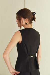 Petite Studio's Rozi Linen Vest in Black